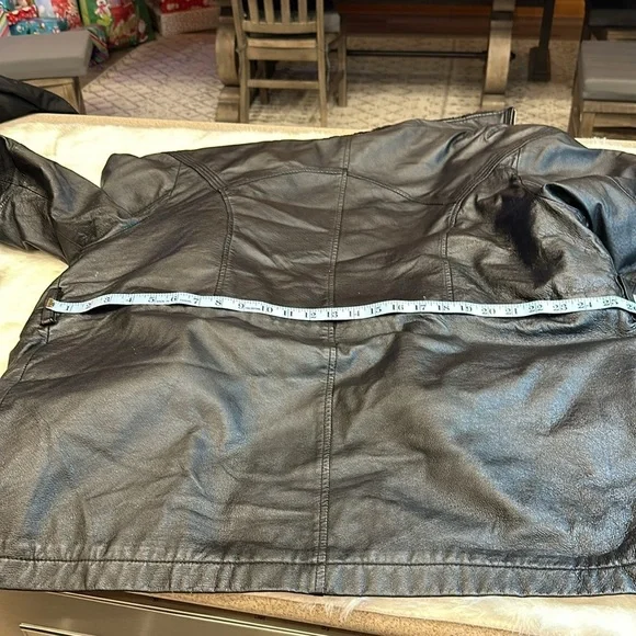 Wilson”s the leather experts black leather jacket with lining sz L (no belt) - Picture 14 of 17